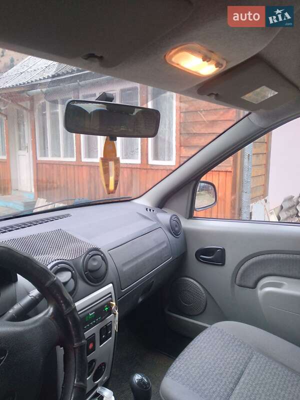 Седан Dacia Logan 2007 в Межгорье