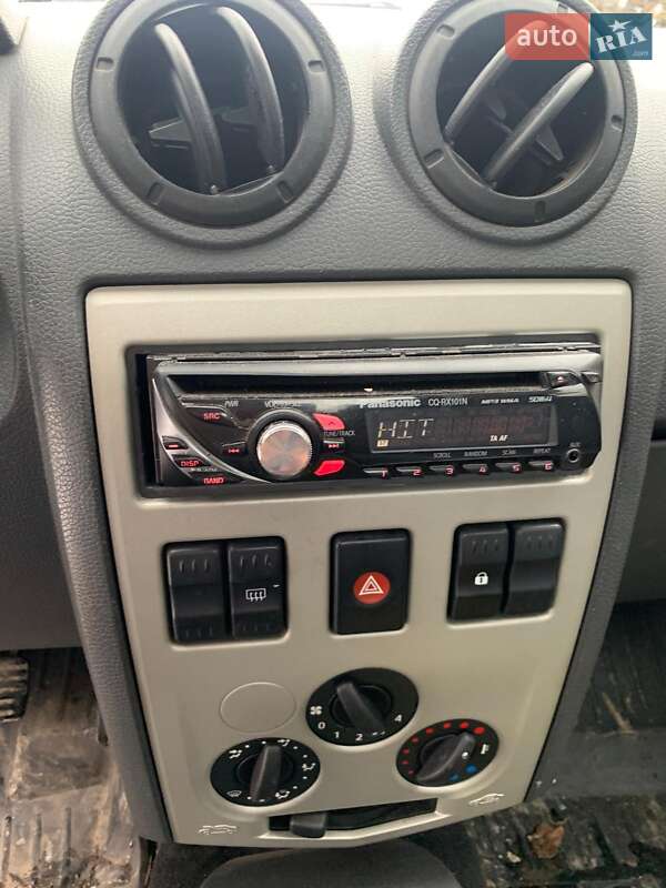 Седан Dacia Logan 2006 в Здолбунове