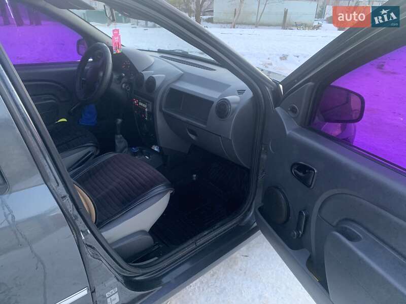 Седан Dacia Logan 2008 в Золочеве