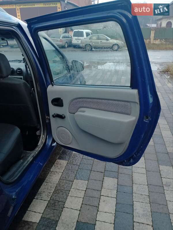 Седан Dacia Logan 2007 в Сваляве