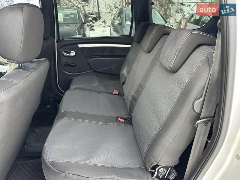 Седан Dacia Logan 2011 в Каменском