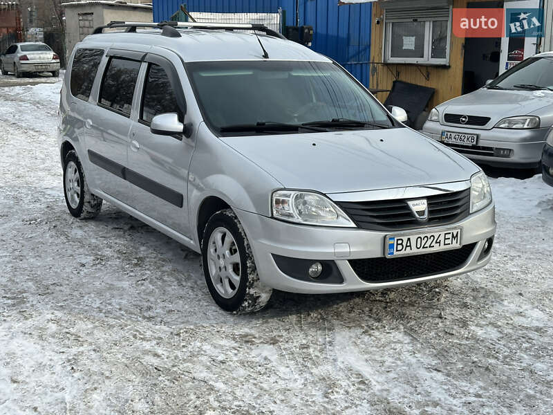 Седан Dacia Logan 2011 в Каменском