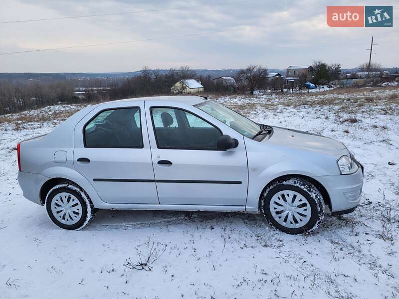 Седан Dacia Logan 2009 в Чугуеве