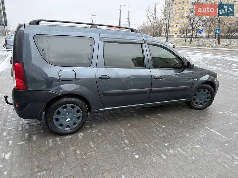 Седан Dacia Logan 2008 в Днепре