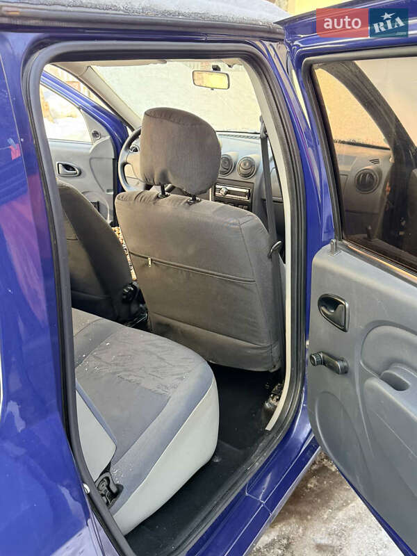 Седан Dacia Logan 2009 в Львове