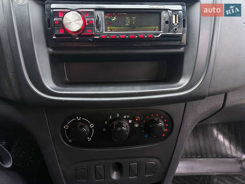 Седан Dacia Logan 2016 в Одесі