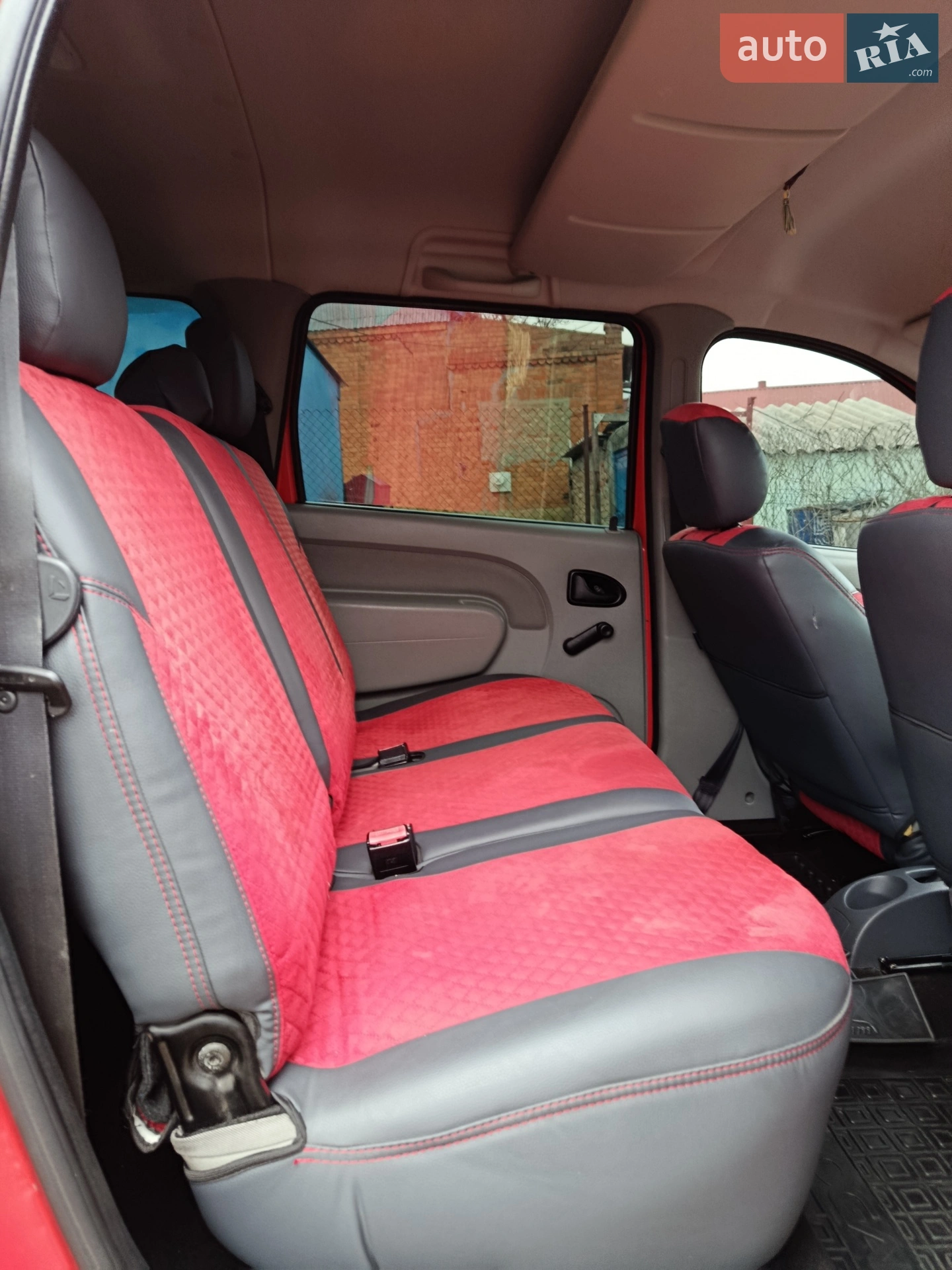 2011 Dacia Logan - мініатюра 6