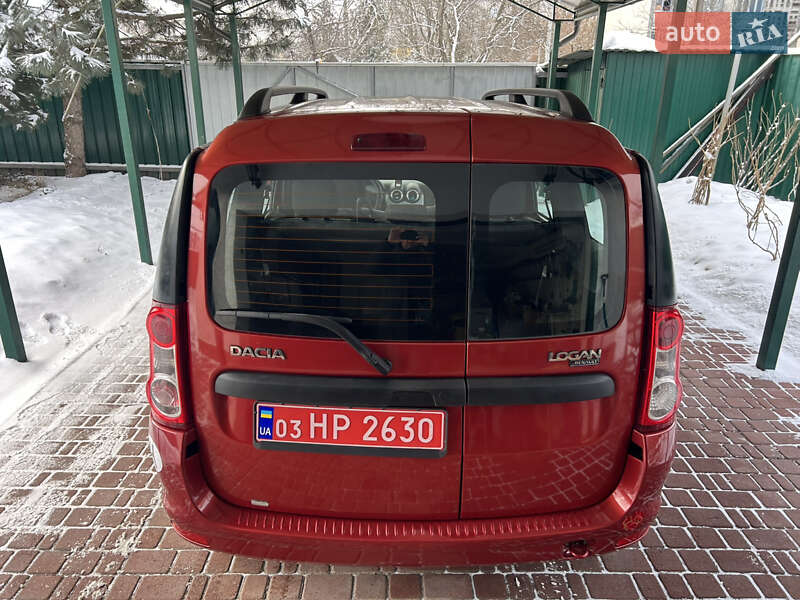 Седан Dacia Logan 2011 в Белой Церкви