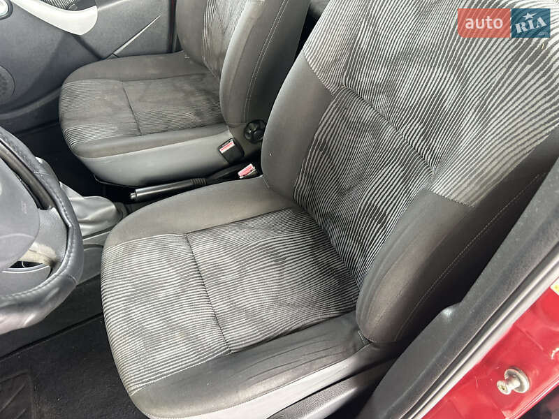 Седан Dacia Logan 2011 в Белой Церкви