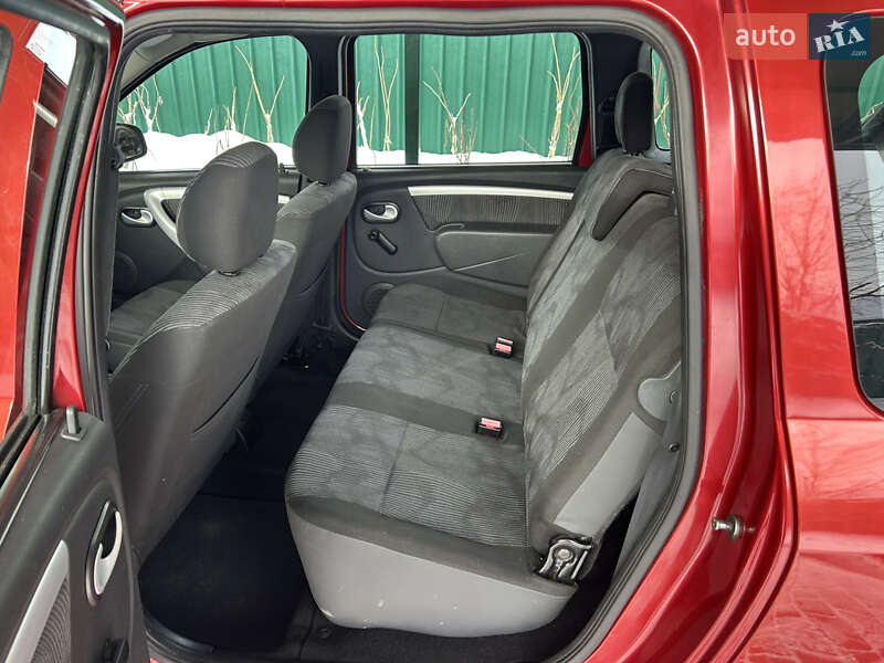 Седан Dacia Logan 2011 в Белой Церкви