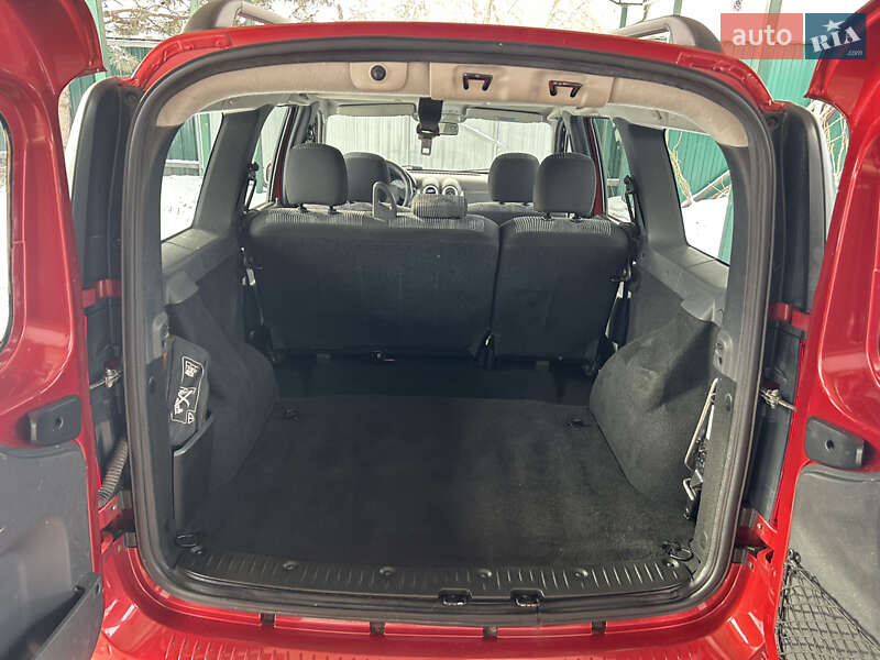 Седан Dacia Logan 2011 в Белой Церкви