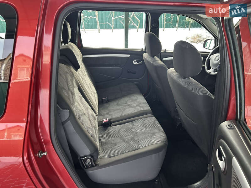 Седан Dacia Logan 2011 в Белой Церкви