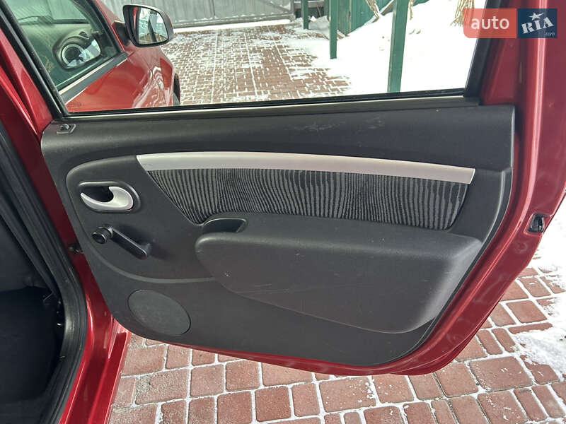 Седан Dacia Logan 2011 в Белой Церкви