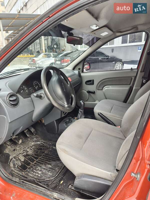 Седан Dacia Logan 2009 в Киеве фото 3 Седан Dacia Logan 2009 в Киеве