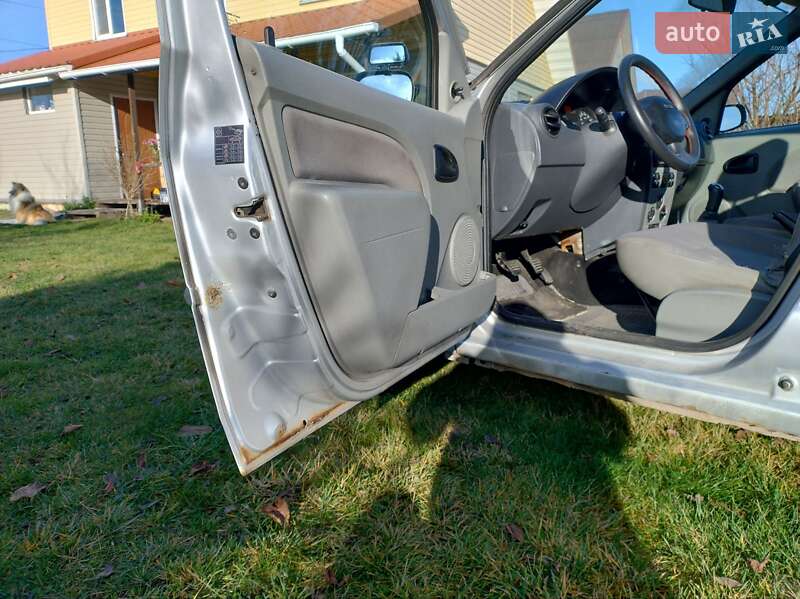 Седан Dacia Logan 2008 в Броварах