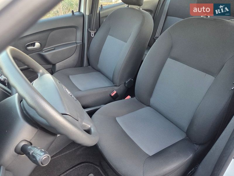 Седан Dacia Logan 2015 в Каменском