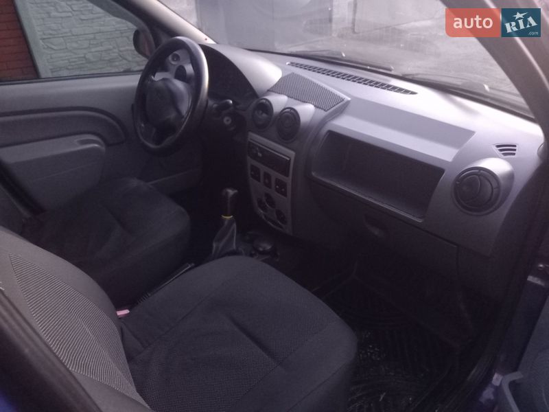 Седан Dacia Logan 2006 в Харькове