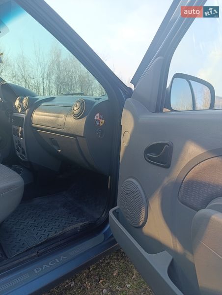 Седан Dacia Logan 2007 в Ужгороде