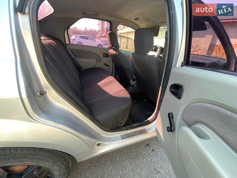 Седан Dacia Logan 2007 в Ужгороде