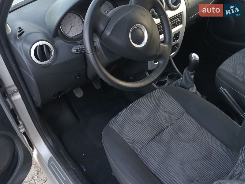 Седан Dacia Logan 2010 в Стебльові фото 6 Седан Dacia Logan 2010 в Стебльові