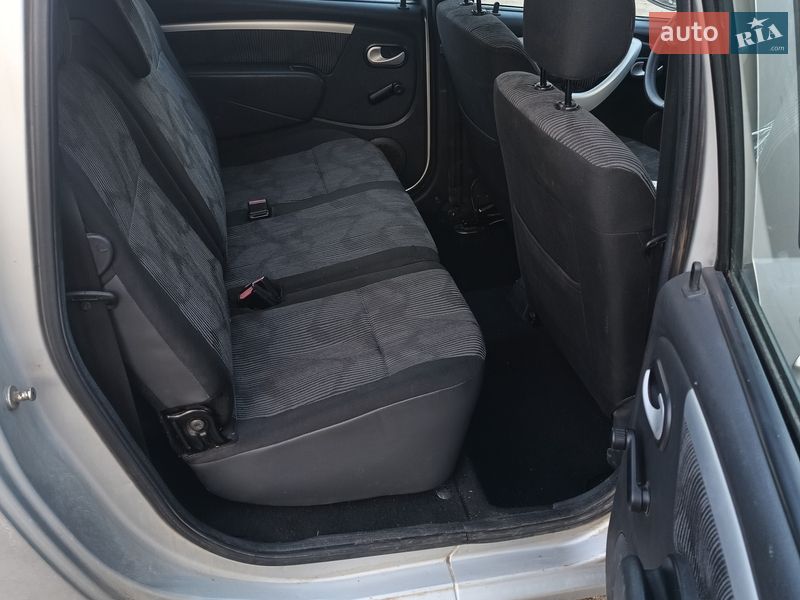 Седан Dacia Logan 2010 в Стебльові фото 10 Седан Dacia Logan 2010 в Стебльові