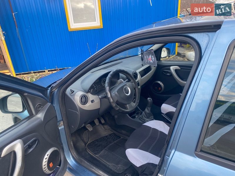 Седан Dacia Logan 2008 в Києві