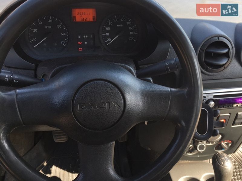 Седан Dacia Logan 2007 в Пустомитах