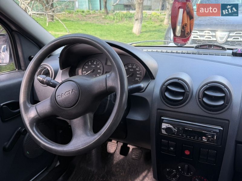 Седан Dacia Logan 2006 в Запоріжжі