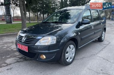 Седан Dacia Logan 2011 в Ромнах