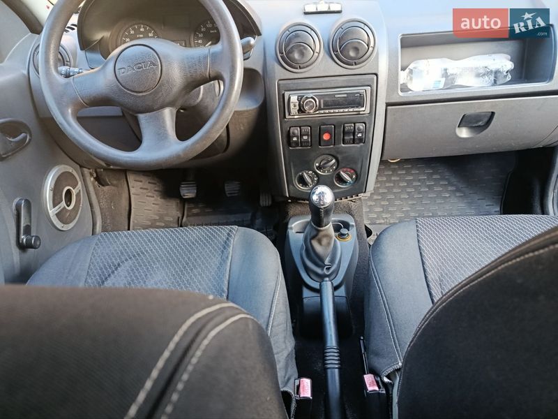 Седан Dacia Logan 2007 в Києві