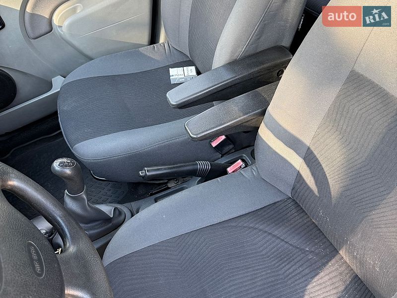 Седан Dacia Logan 2007 в Киеве