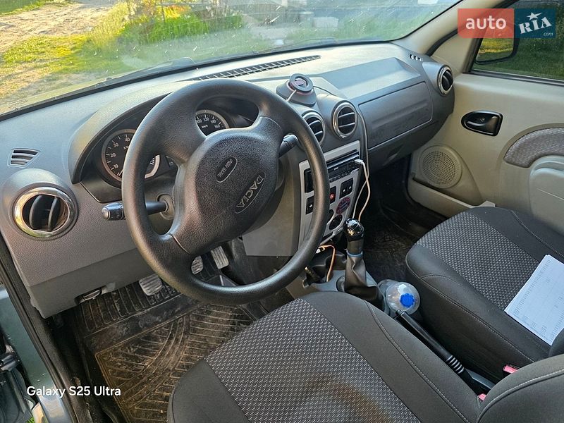 Седан Dacia Logan 2007 в Новой Ушице