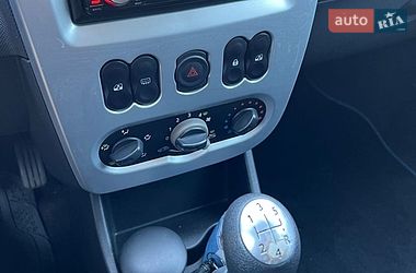 Седан Dacia Logan 2010 в Бердичеве