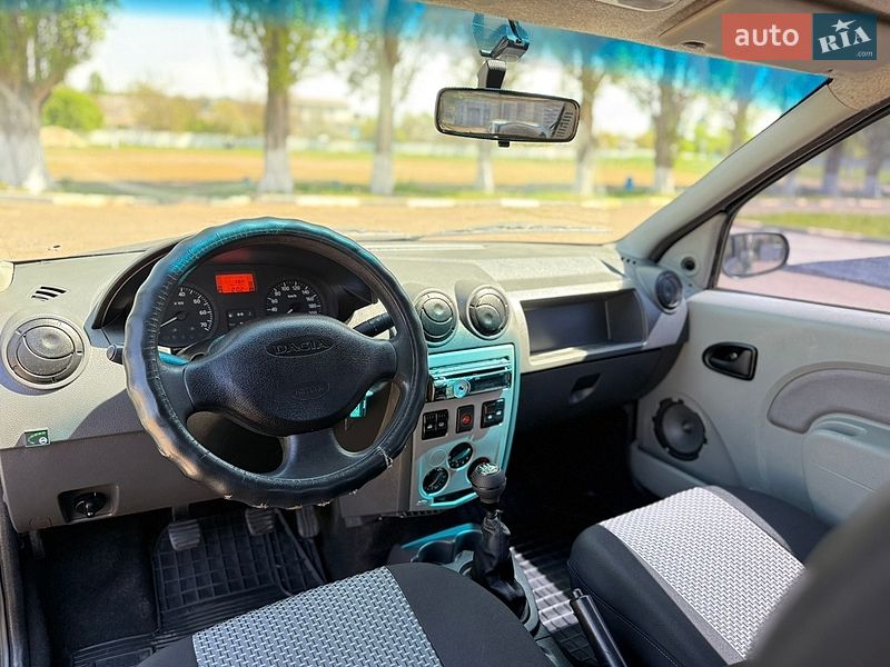 Седан Dacia Logan 2006 в Киеве