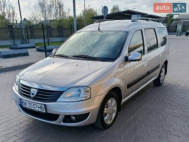 Седан Dacia Logan 2010 в Дубно