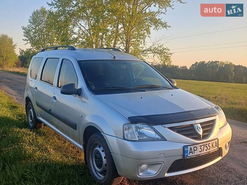 Седан Dacia Logan 2008 в Гадяче