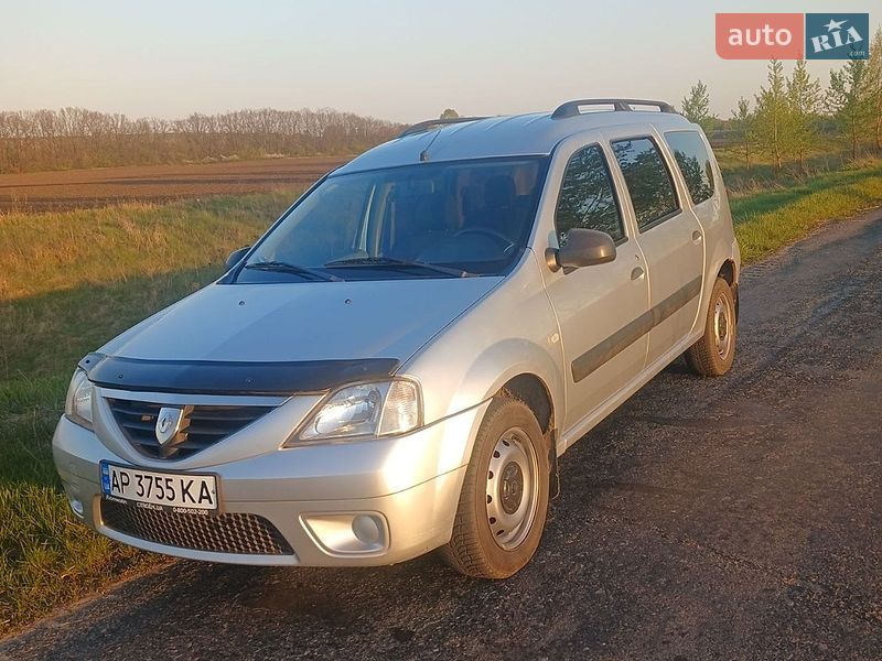 Седан Dacia Logan 2008 в Гадяче