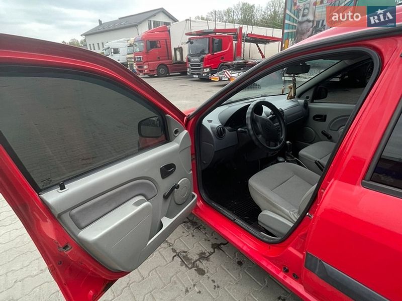 Седан Dacia Logan 2008 в Львове
