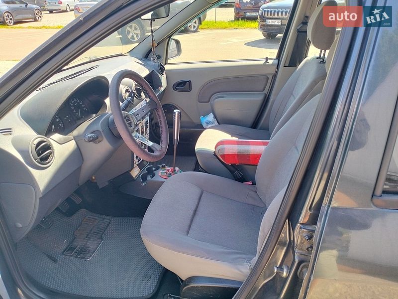 Седан Dacia Logan 2008 в Києві