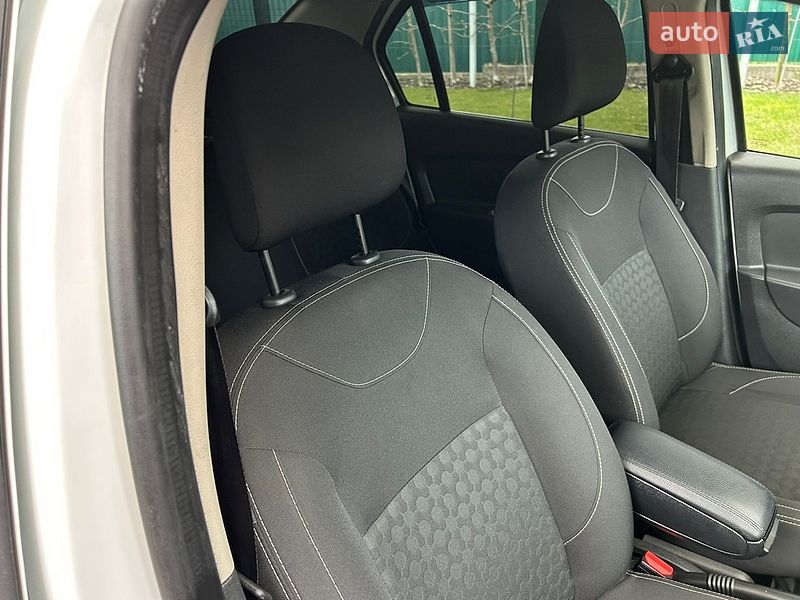 Седан Dacia Logan 2015 в Белой Церкви