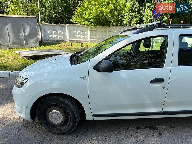 Седан Dacia Logan 2014 в Львове