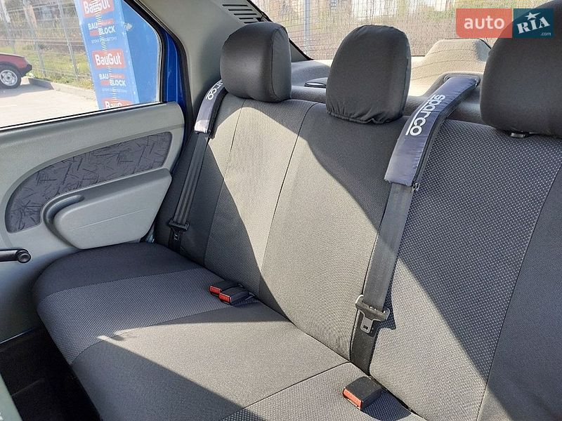 Седан Dacia Logan 2006 в Виннице