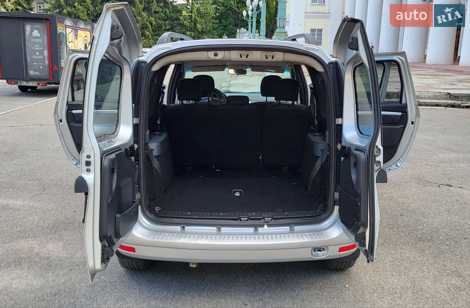 2010 Dacia Logan - мініатюра 3