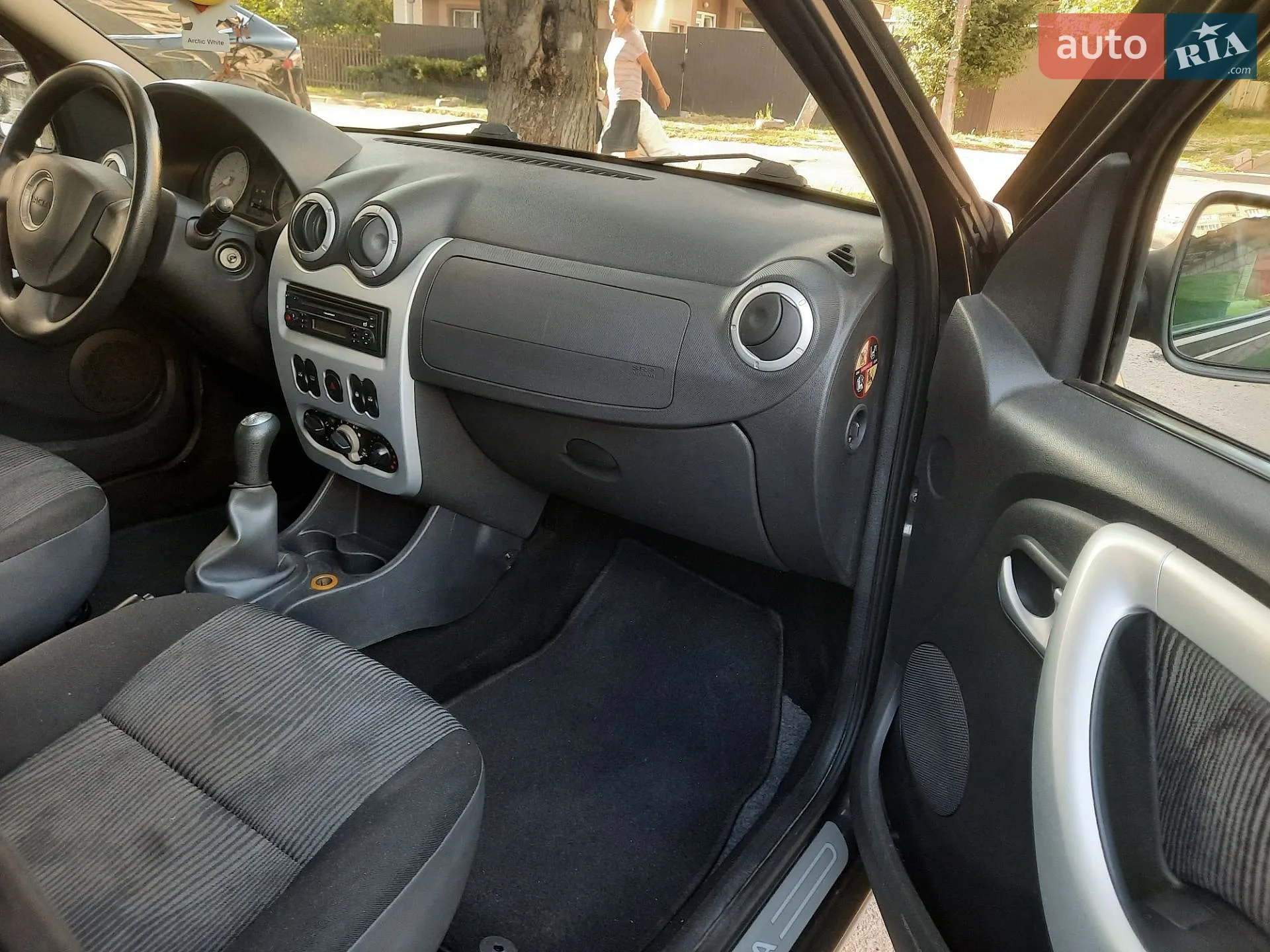 2010 Dacia Logan - мініатюра 13