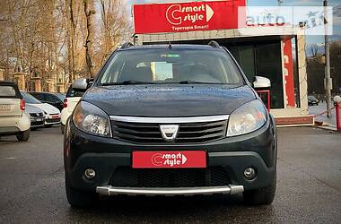Позашляховик / Кросовер Dacia Sandero StepWay 2010 в 