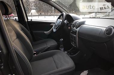 Позашляховик / Кросовер Dacia Sandero StepWay 2010 в 