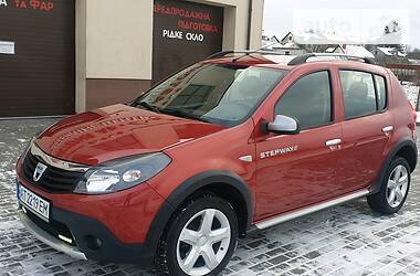 Хэтчбек Dacia Sandero StepWay 2010 в Львове