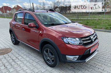 Хэтчбек Dacia Sandero StepWay 2014 в Луцке