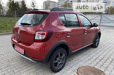 Хэтчбек Dacia Sandero StepWay 2014 в Луцке