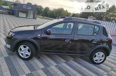 Позашляховик / Кросовер Dacia Sandero StepWay 2014 в Львові